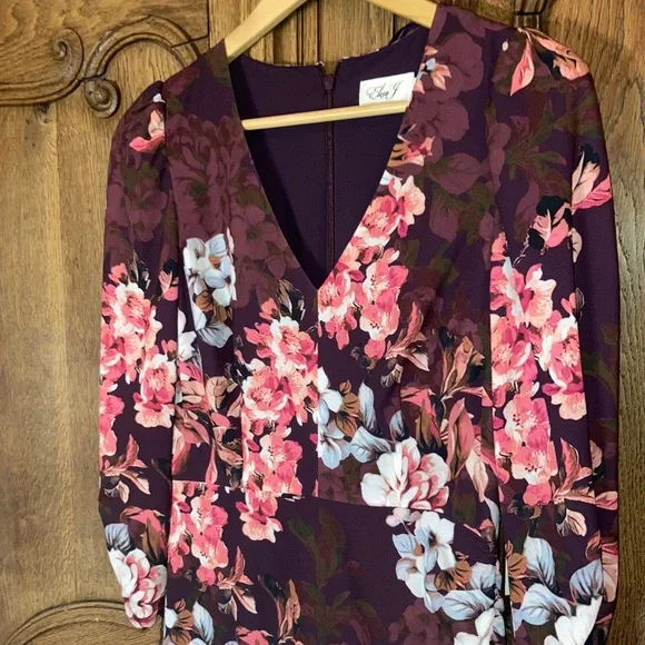 Eliza J Burgundy Purple Pink Floral Dress V Neck Fitted 3/4 Sleeve - Picture 6 of 15